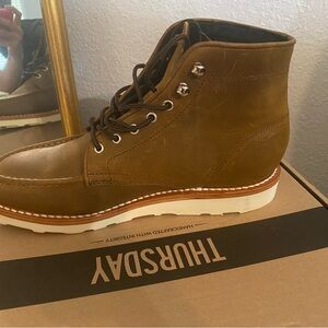 Men’s Thursday boots never worn